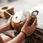 Agua de coco es buena para usted, nutrición, beneficios, efectos secundarios (basado en la ciencia)